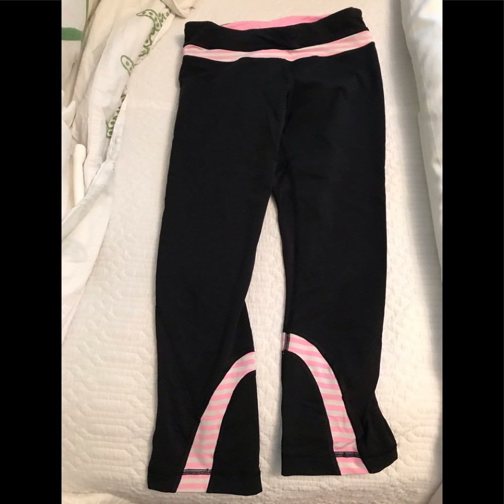 Lulu lemon work out pants cropped